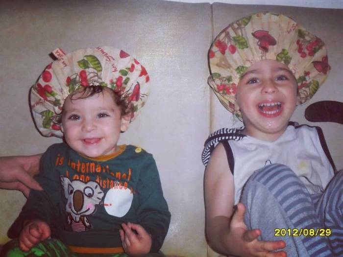 کودکی فریماه احمدی و برادرش