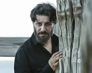 جواد عزتی