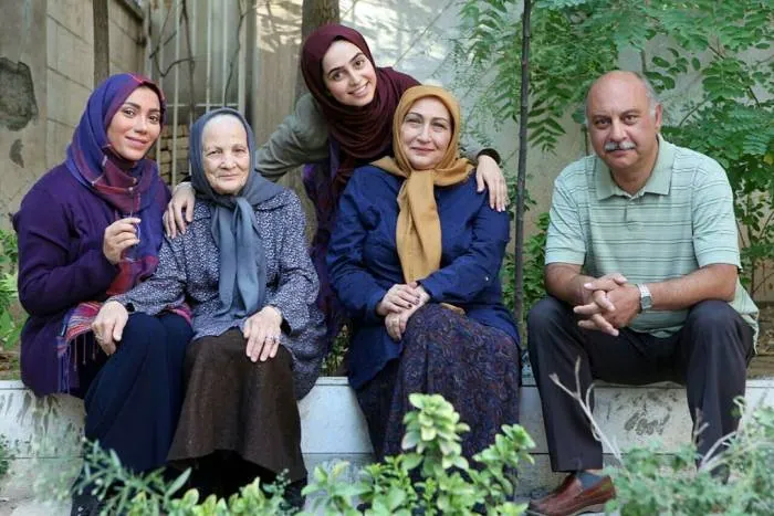 بازیگران سریال پرگار