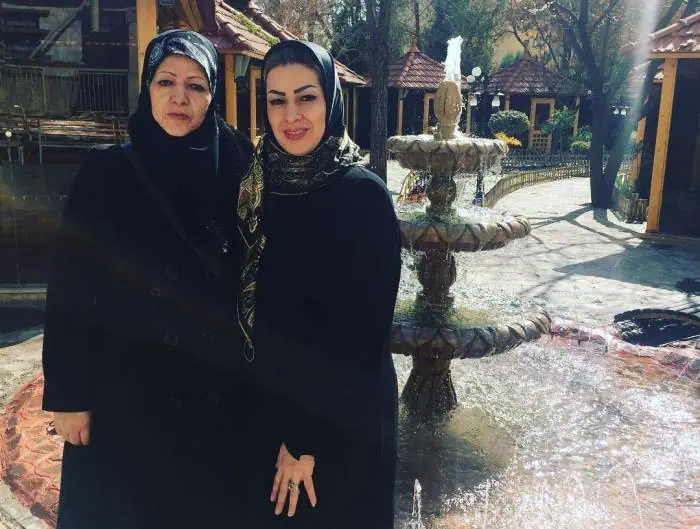 خواهر و مادر سمانه پاکدل