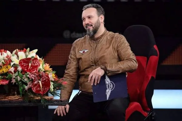 کامبیز دیرباز