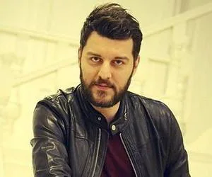 باربد بابایی
