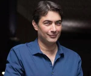 پارسا پیروزفر