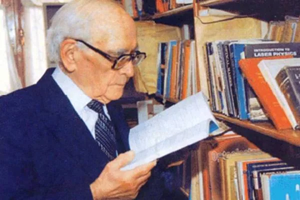 دکتر حسابی