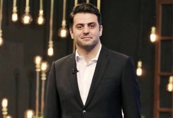 علی ضیاء مجری کشورمان متولد 26 شهریور است علی ضیاء