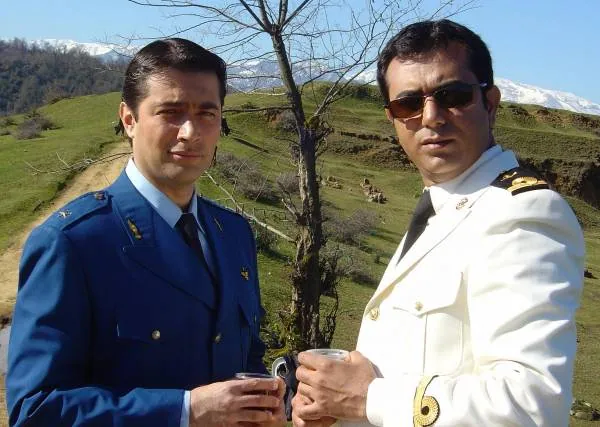 پارسا پیروزفر