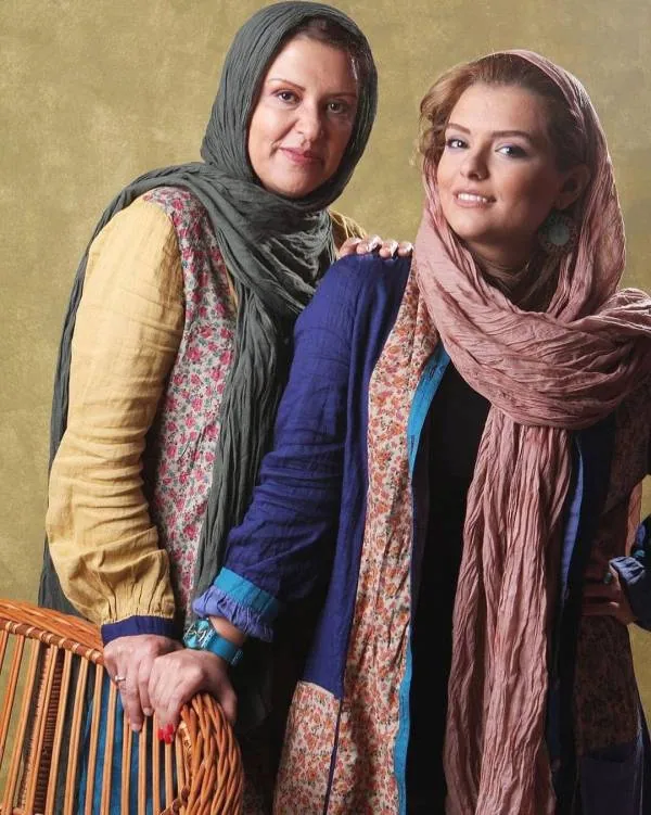 دنیا مدنی و مادرش