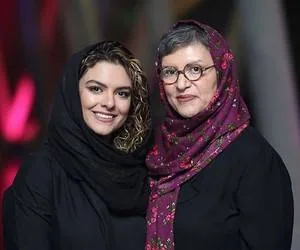 دنیا مدنی و مادرش