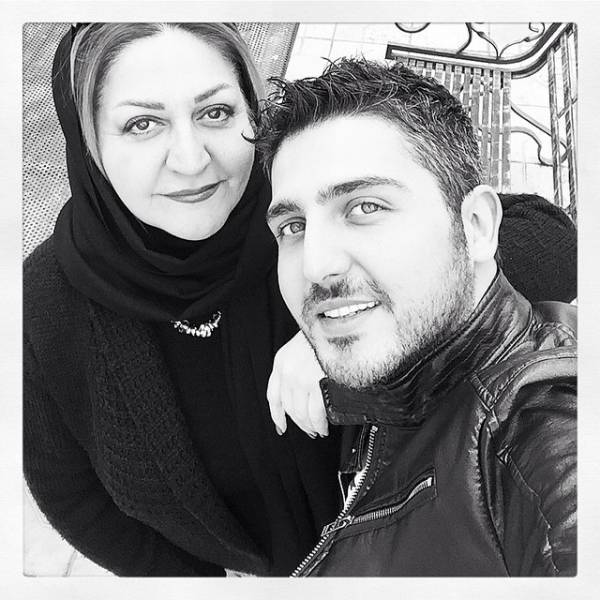 محمدرضا غفاری و مادرش