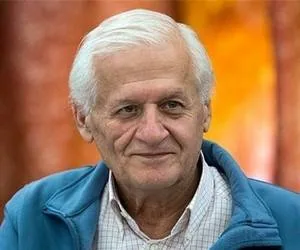 اکبر عالمی
