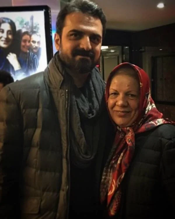 علیرضا آرا و مادرش