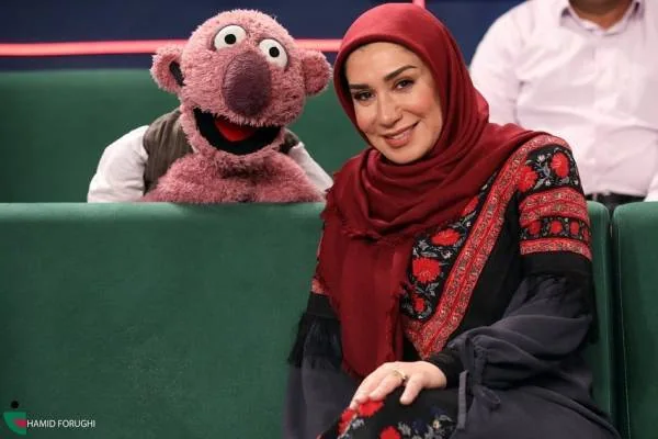 نسیم ادبی و جناب خان