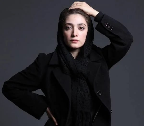 مینا ساداتی