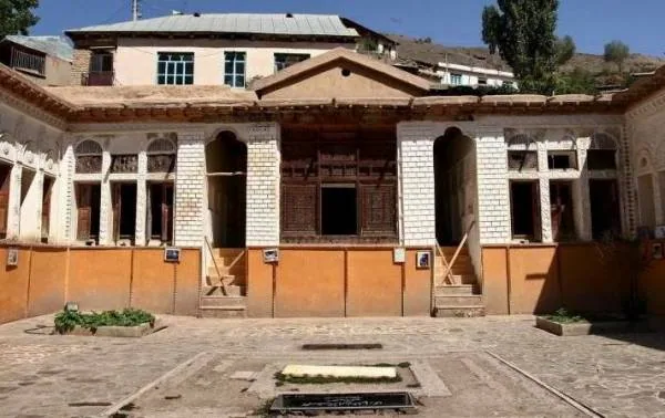 خانه نیما یوشیج
