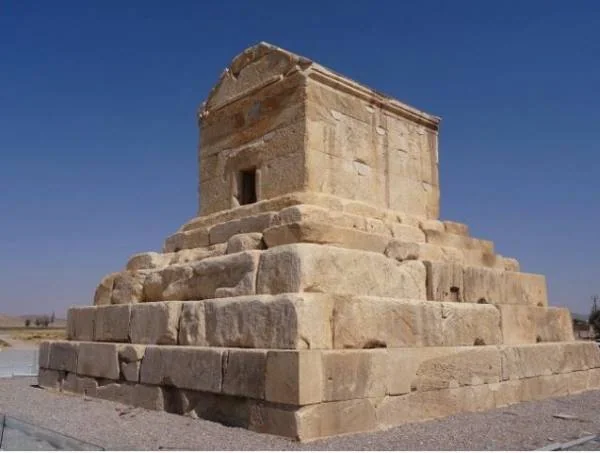 مقبره کوروش کبیر