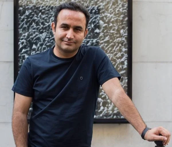 نوید محمودی