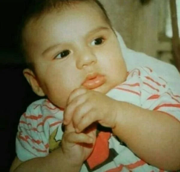 کودکی رهام هادیان