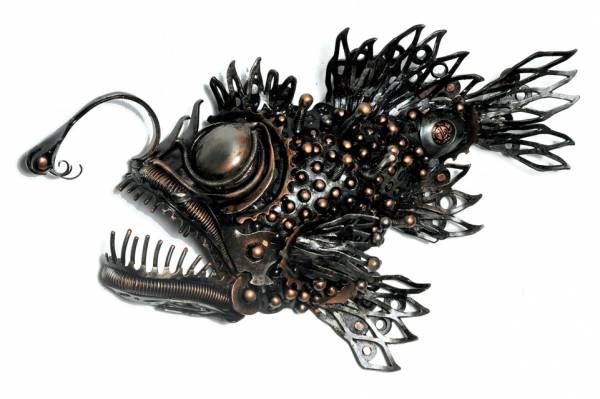 ماهی عجیب فلزی