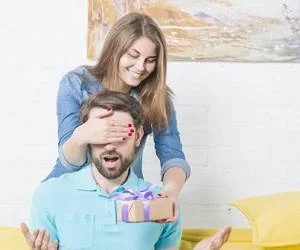  بهترین و جالب ترین روش ها برای سورپرایز شوهر و همسر 