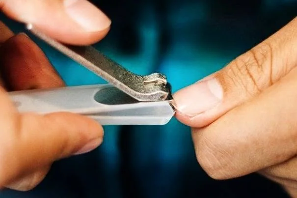 کوتاه کردن ناخن