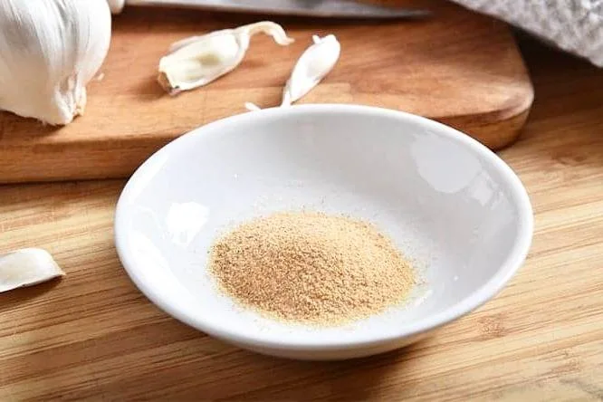 سیر نمکی