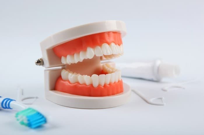 مراقبت دندان مصنوعی