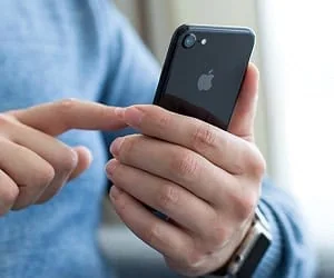 بکاپ مخاطبان آیفون