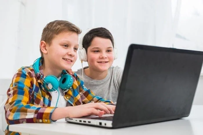 کار با لپ تاپ
