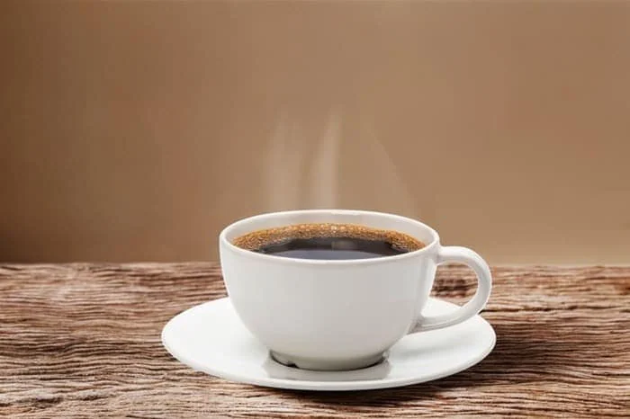 نوشیدن قهوه داغ