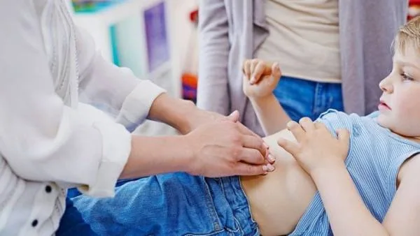 مراجعه به پزشک کودکان دارای سوء هاضمه 
