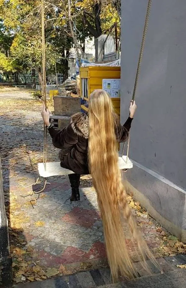 دختری که موهایش را 28 سال کوتاه نکرد