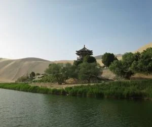 دریاچه شبیه هلال