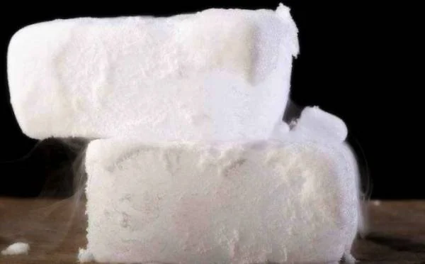 یخ خشک 