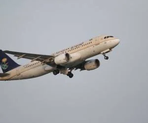برگشت هواپیما به فرودگاه