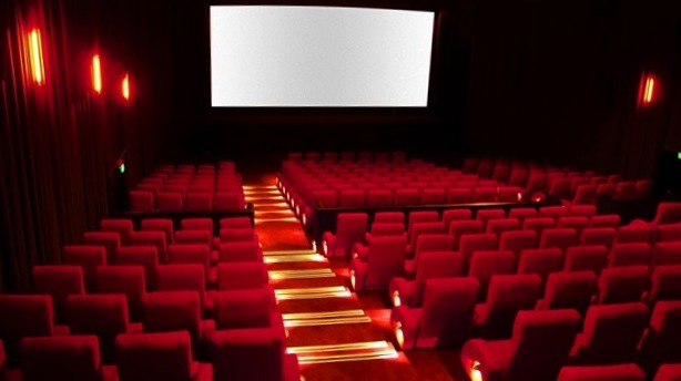 دلیل قرمز بودن رنگ صندلی سینما 