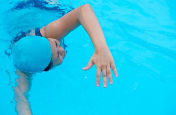 آموزش شنا کودکان سرخرود