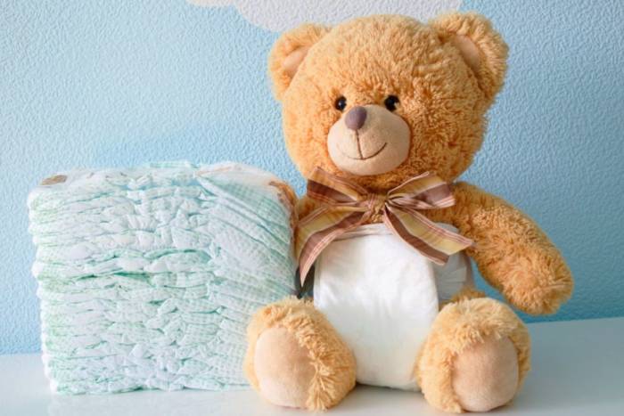 تعویض پوشک بچه و نوزاد تعویض پوشک بچه