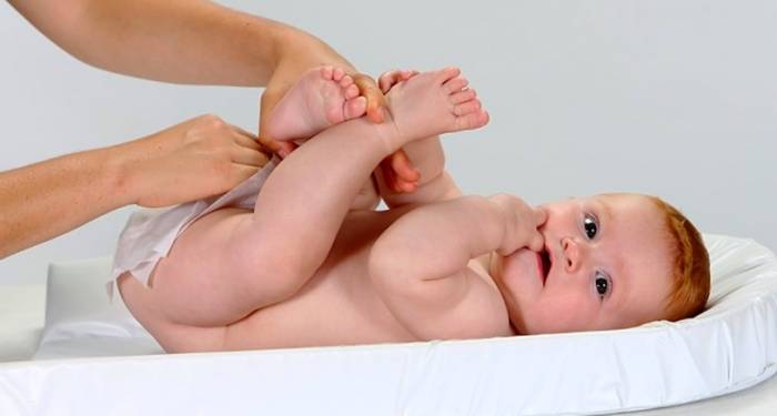 آموزش عوض کردن پوشک بچه تعویض پوشک بچه