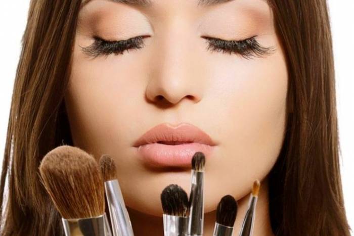 خطرات آرایش زیاد و روزانه خطرات آرایش
