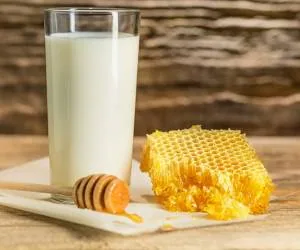 شیر عسل