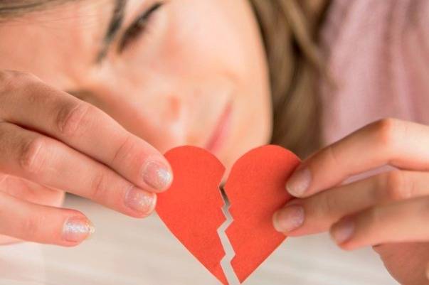 چرا زنان مردانی را که عاشق شان هستند ترک می کنند؟ زنان و مردان