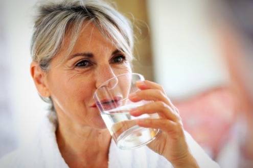 نوشیدن آب نمک