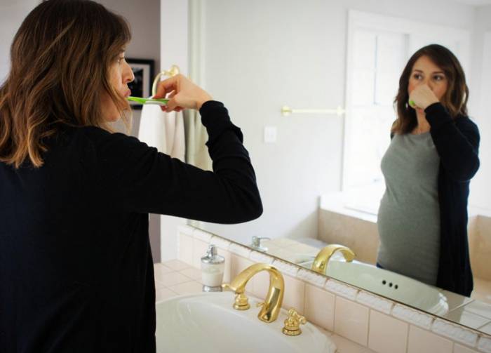 درمان های خانگی درمان بیماری لثه و بد بوی دهان در دوران بارداری