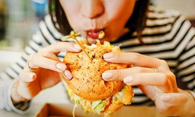 چگونه بد جویدن غذا می تواند روی ظاهر و سلامت ما تاثیر بگذارد؟ 