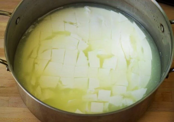 خواص آب پنیر