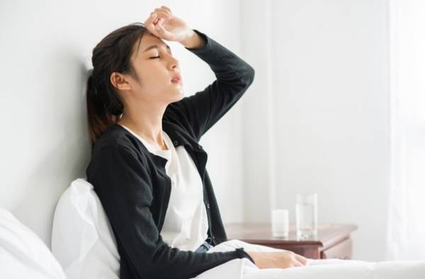 تب از علائم گوش شناگر تب کردن