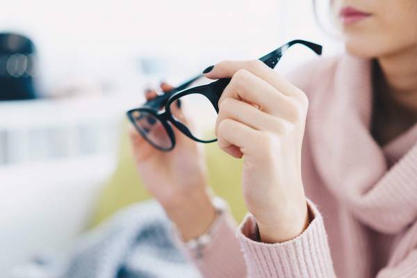 راهنمای خرید عینک طبی