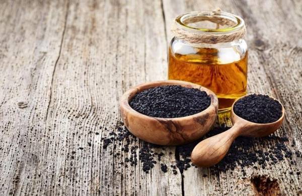 سیاه دانه و عسل