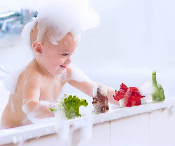 خطر پنهان در اسباب بازی های حمام کودکان