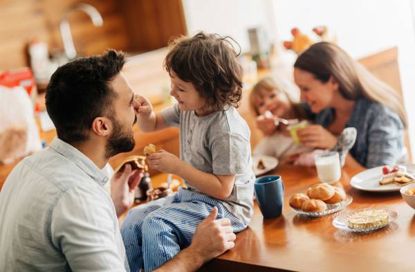 غذا خوردن با کودک